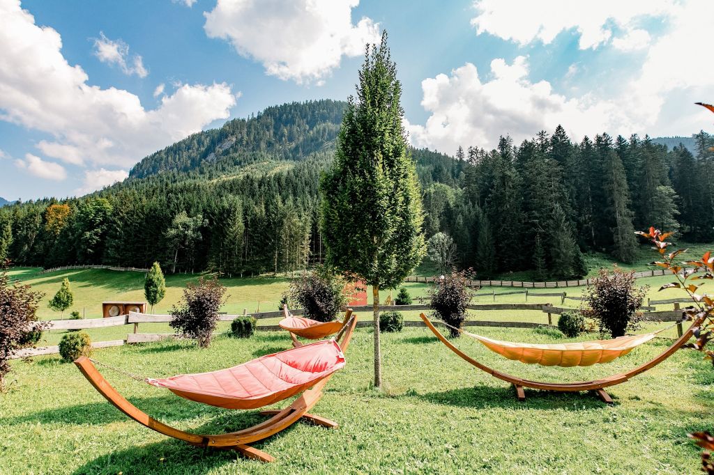 Hängemattenpark im Hotelgarten (Vitalhotel Gosau)