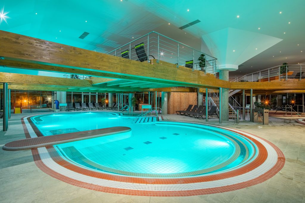 Adventure Pool nachts (Greenfield Hotel &amp; Spa)