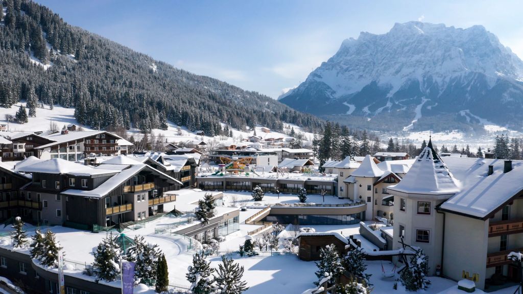 Außenansicht im Winter (Alpenrose - Familux Resort)