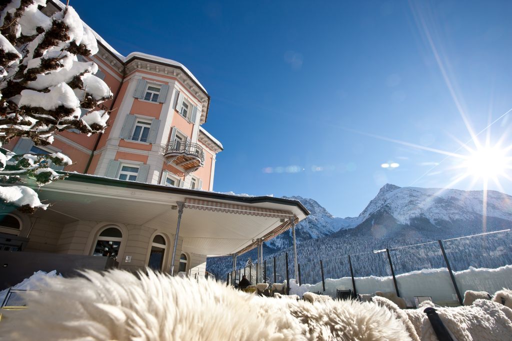 Außenansicht im Winter (c) Andrea Badrutt Chur (Hotel Belvedere)