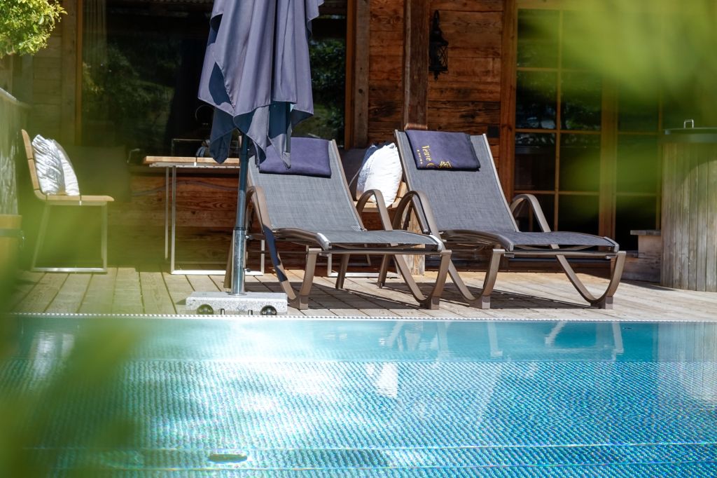 Auszeit der privaten Pool Luxury Lodge (Bergdorf Prechtlgut) 