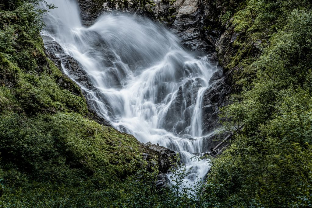 Beeindruckendes Naturschauspiel am Wasserfall (Alpengasthof Zollwirt)