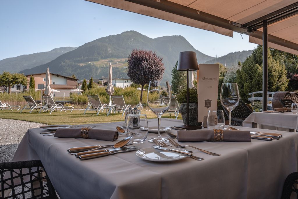 Das Dinner auf der Terrasse genießen (Held Hotel &amp; Spa)