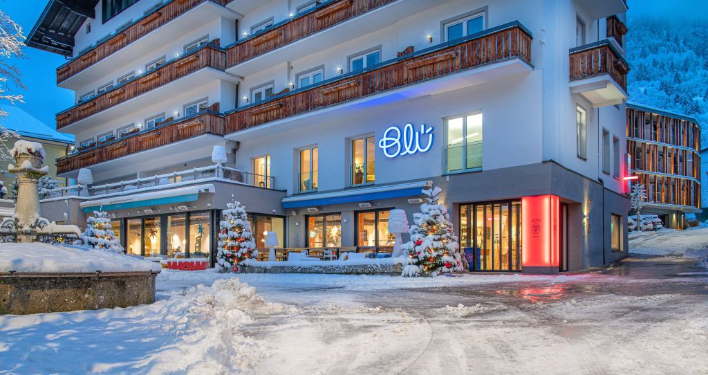 Das Hotel in winterlichem Glanz (Hotel Blü Gastein)