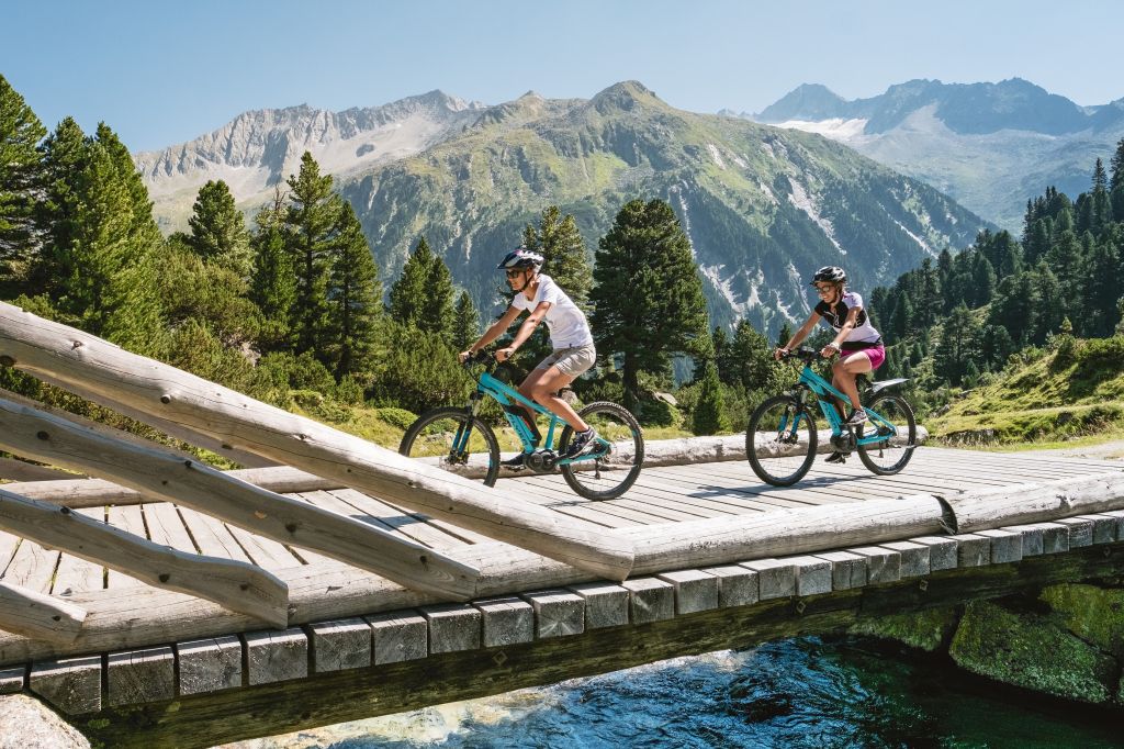 E-Bike Tour mit Bergpanorama (Tourismusverband Krimml)
