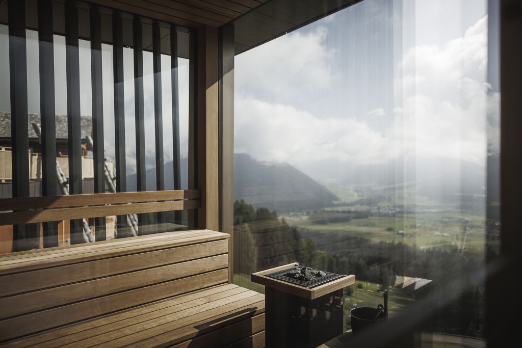 Hell Sauna lädt zum höllischem Schwitzen ein (Alpin Panorama Hotel Hubertus)