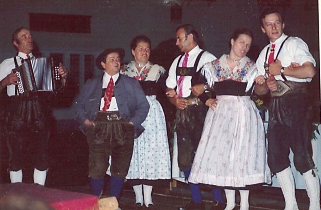 Jedermann Tanzgruppe von 1974 (c) TVB Raurisertal