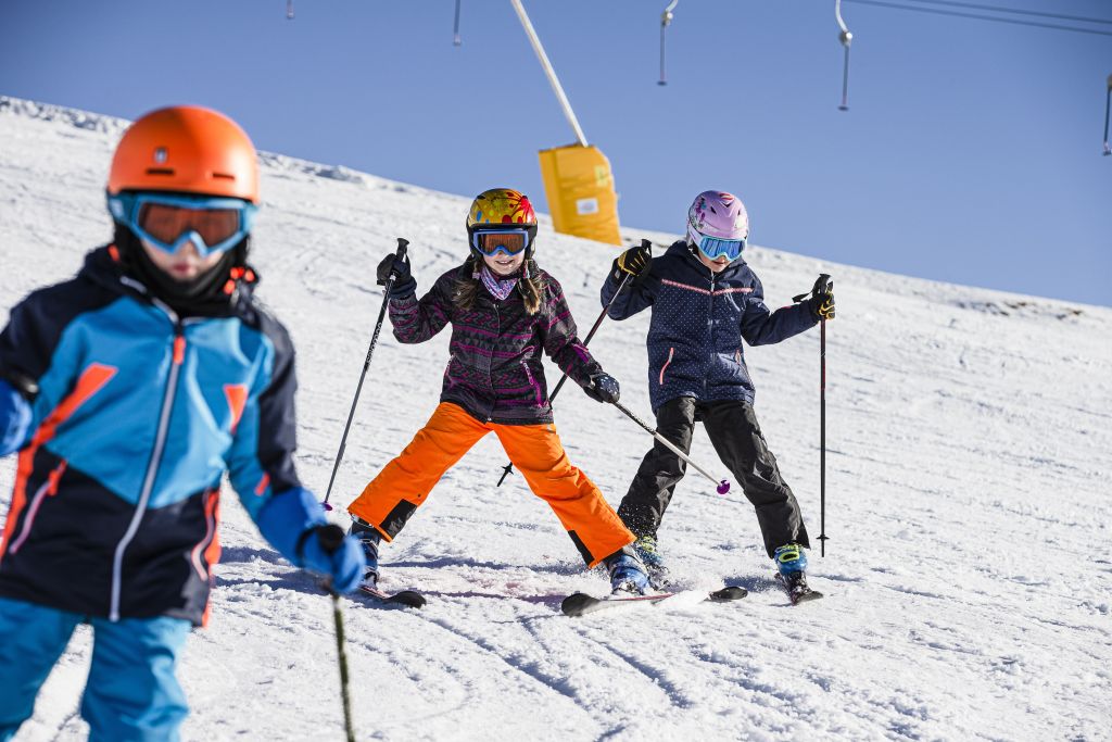 Kinder beim Skifahren (c) Moritz Attenberger (Bergbahnen Sudelfeld)