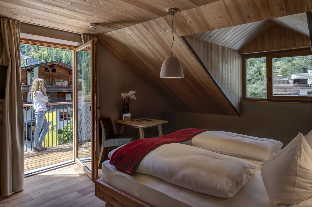 Lenkstein Doppelzimmer mit Balkon im Sommer (Alpengasthof Zollwirt)