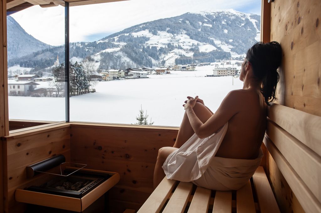Private Panoramaglas-Sauna in der Tirol Suite (Held Hotel &amp; Spa)