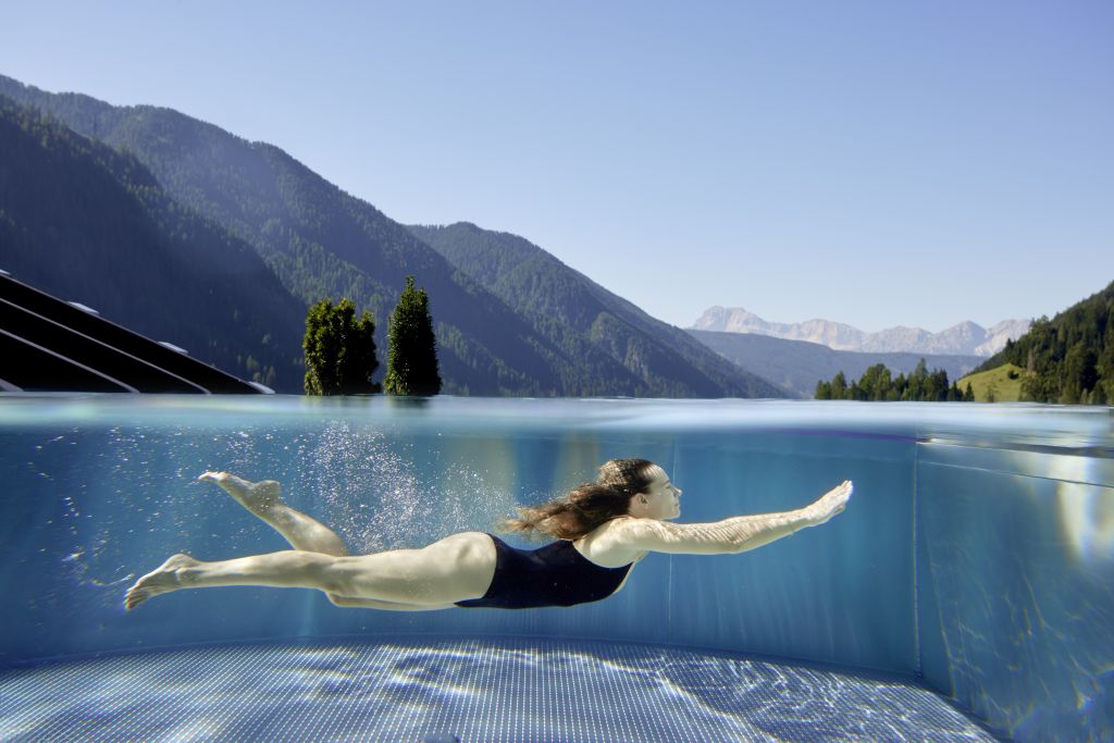 Rooftop Infinity Pool (c) Michael Huber (Hotel Quelle Nature Spa Resort)