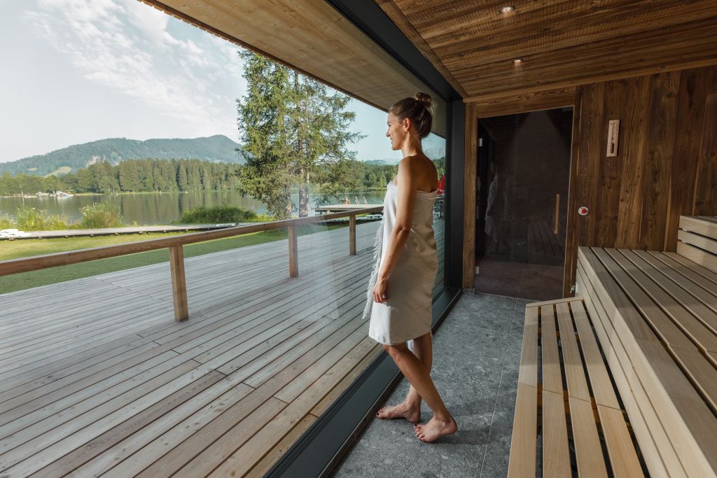 See-Sauna mit Ausblick auf den See (c) Jukka Pehkonen (Alpenhotel Kitzbühel)