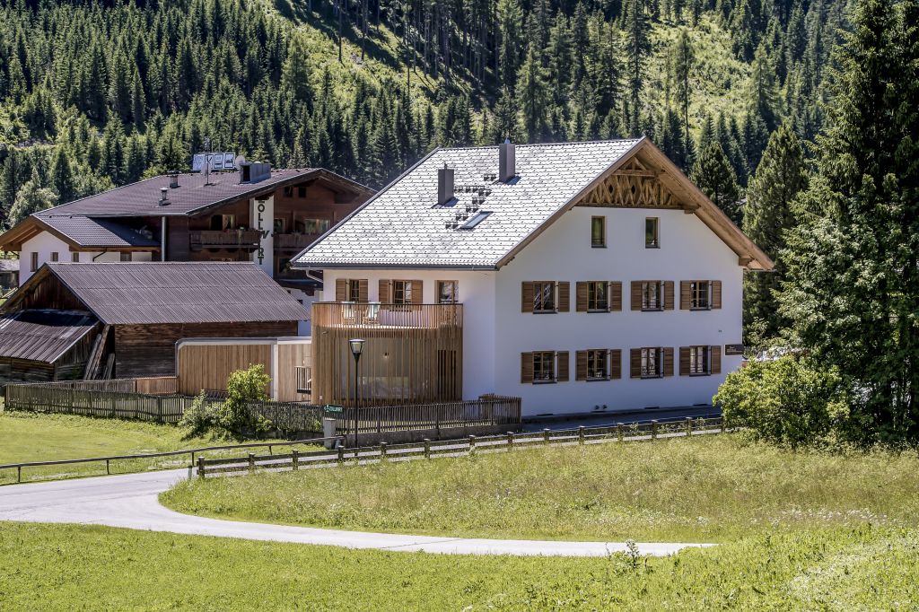 Zollwirt und Zollhaus mit Umgebung im Sommer (Alpengasthof Zollwirt)