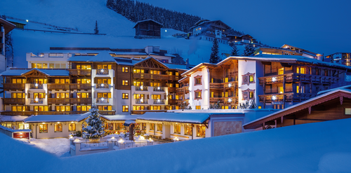 Außenansicht vom Klausnerhof im Winter (Hotel Klausnerhof)