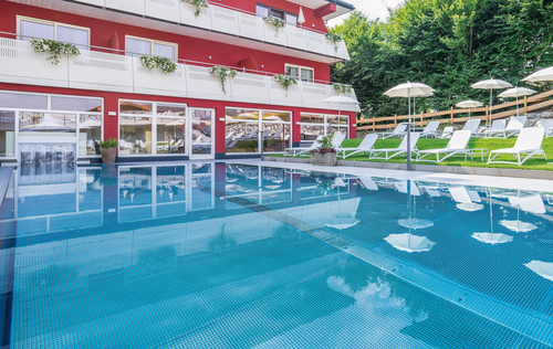 Außenpool mit Sitzgelegenheit (c) Markus Auer (DAS KAISERBLICK**** Superior)