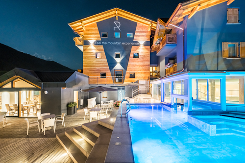 Außenpool Ravelli Hotel (Ravelli Hotels)