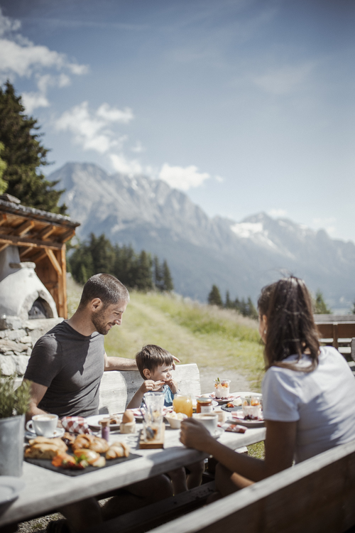 Bergfrühstück mit Aussicht (c) KOTTERSTEGER (Kronplatz Brand)