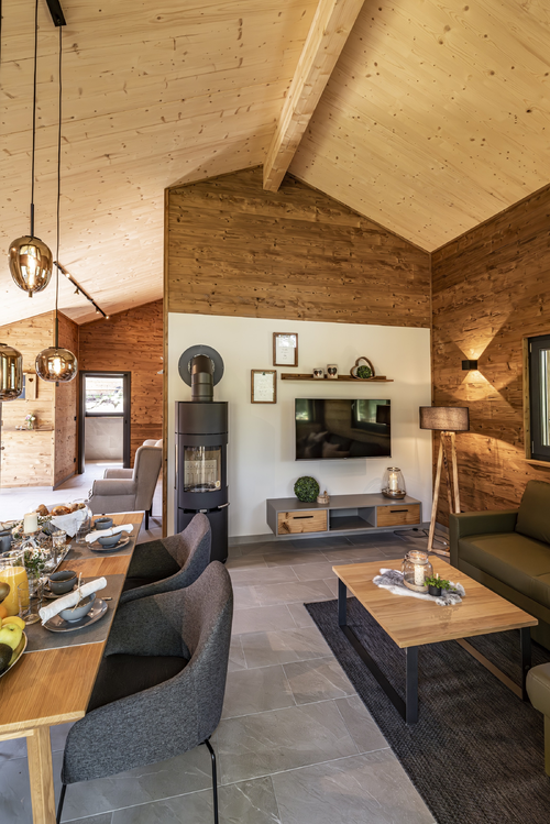 Chalet_innen_Essbereich (vital CAMP Bayerbach)