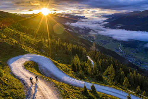 Die letzten Sonnenstrahlen genießen (Wildkogel Arena Neukirchen &amp; Bramberg)