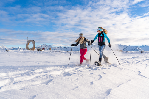 Freude beim Winterwandern (Wildkogel-Arena Neukirchen &amp; Bramberg)