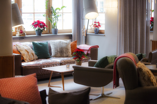 Gemütliche Sitzecke läd zum Entspannen ein (c) Johanna Gunnberg (VALLUGA Hotel)