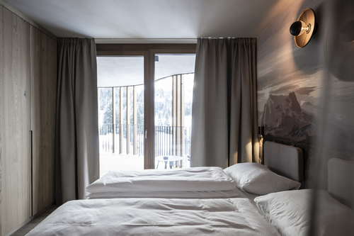 Gemütliches Schlafzimmer mit Bergblick © Alex Filz (Badia Hill)