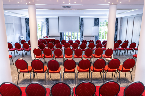 Großräumiger Seminarraum (c) Marcel Peda (Hotel Maximilian)
