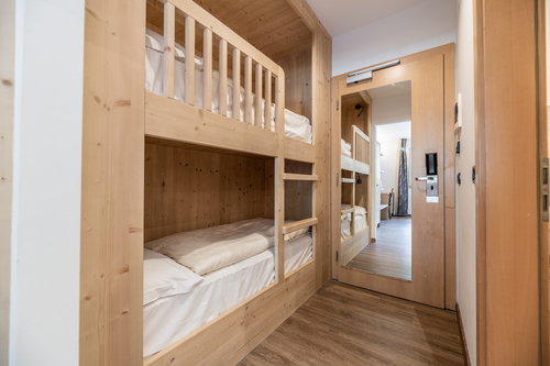 Hochbett im Familienzimmer (Ravelli Hotels)