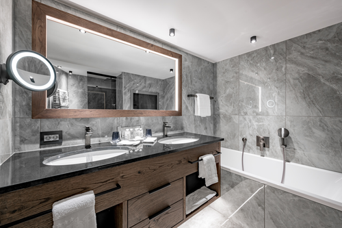 Hochwertiges Interieur im Badezimmer des DZ Spiegelkogl (Hochfirst)