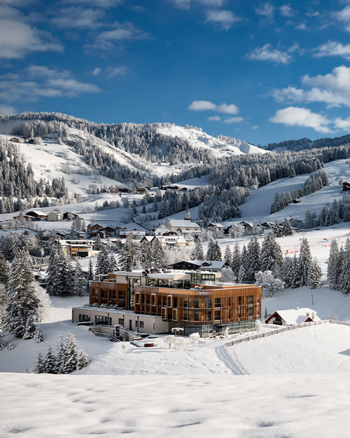 Hotel Badia Hill in verschneiter Winterlandschaft © Badia Hill