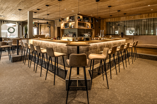 Hotelbar (c) EAfoto (Das Walchsee Aktivresort)