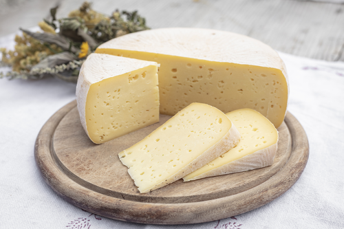 Köstlicher Raurisertal Almkäse (c) Florian Bachmeier (Tourismusverband Rauris)