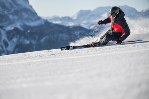 Mit Schwung durch den Pulverschnee (c) wisthaler.com (Dolomitenregion Kronplatz)