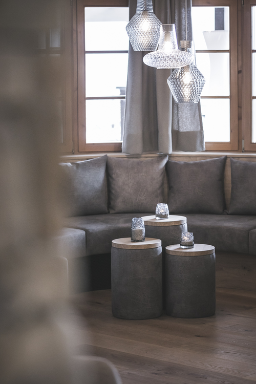 Neu gestaltete Wohlfühlecke in der Bar ©Manuel Kottersteger (Alpin Panorama Hotel Hubertus)