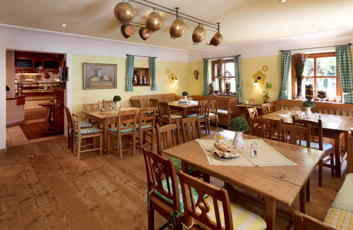 Österreichisches Restaurant und Weinstüberl zum Heurigen (Hotel Das Ludwig)