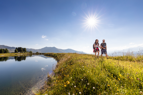 Pärchen beim Wandern (c) Zillertal Arena (MY ALPENWELT RESORT)