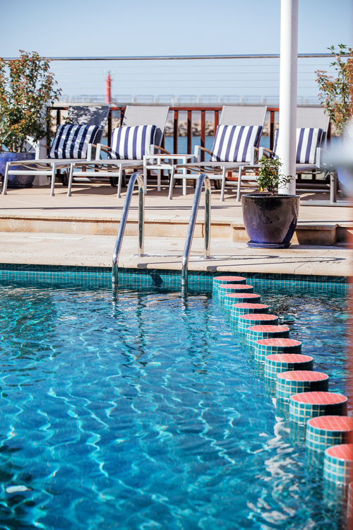 Pool mit Liegen (Hotel Portixol)