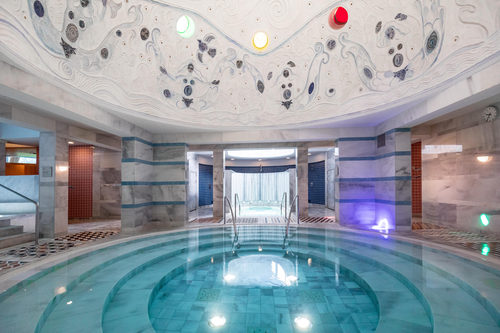 Römisch-Irisches Engadin Bad (c) Johannes Fredheim (Hotel Belvedere)