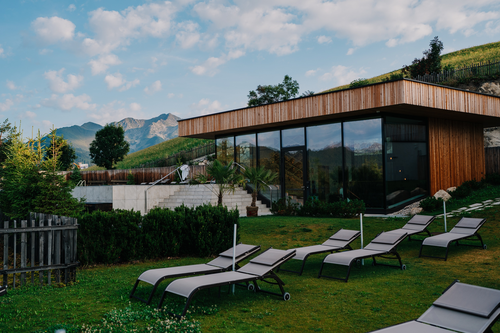 Ruheplätzchen im Grünen (c) Isabela Danef (Tratterhof - Mountain Sky Hotel)