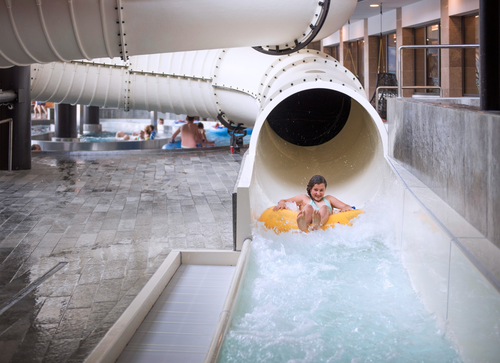 Rutschen im Wasserpark © Quellenhof Luxury Resort Passeier