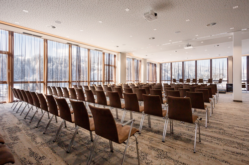 Seminar- und Tagungsraum (c) Lukas Ruibisoier (Das Hohe Salve Sportresort)