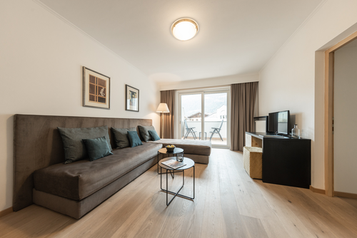 Seperates Wohnzimmer der Suite (c) Florian ANDERGASSEN