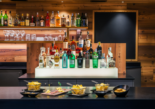 Snacks an der Bar (Ravelli Hotels)