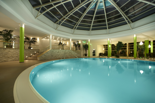 Thermenoase mit Indoorpool (c) Bernhard Rohnke (Hotel Fürstenhof)
