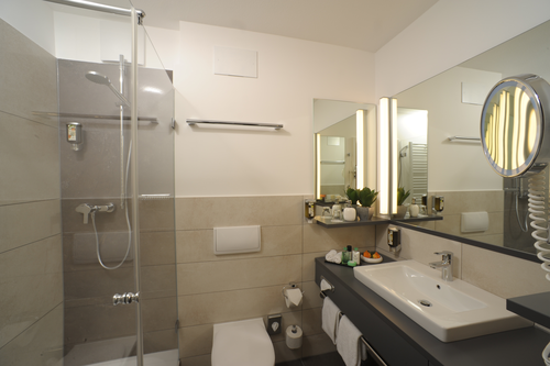 Top ausgestattetes Badezimmer (c) Bernhard Rohnke (Hotel Fürstenhof)
