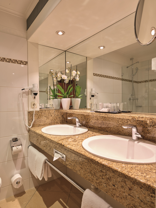 Top eingerichtetes Badezimmer (c) Marcel Peda (Hotel Das Ludwig)