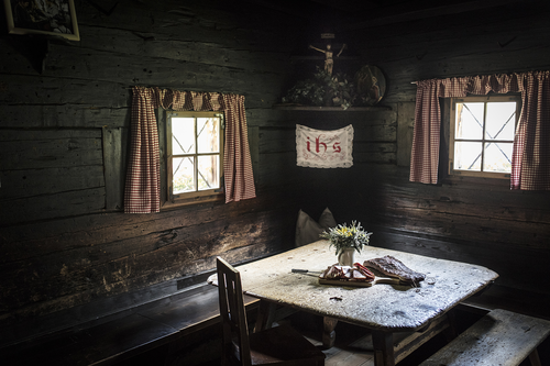 Traditionelle Almstube im Tauernhaus (c) Florian Bachmeier (Tourismusverband Rauris)