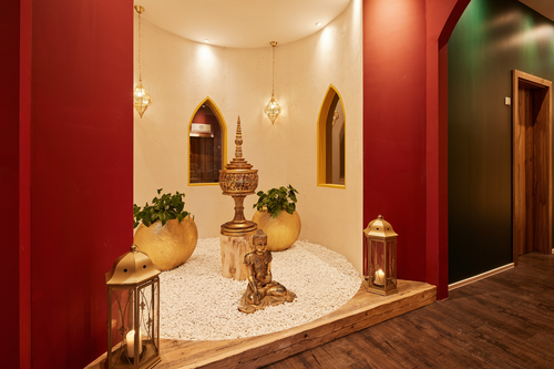 Traumhafte Ayurveda-Details im Spabereich (Hotel Panorama Royal)