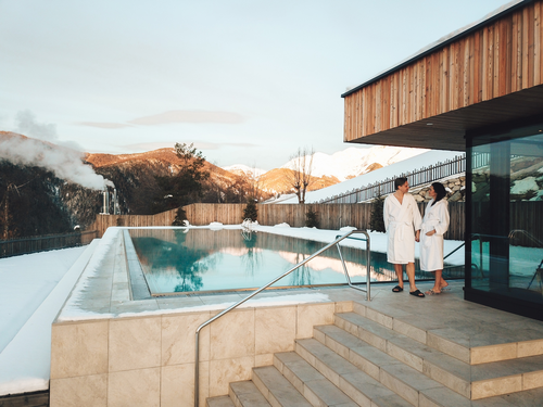 Traumhafter Infinity Pool im Winter © Monika Majsterek (Tratterhof)