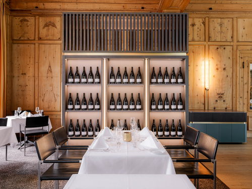 Weinschrank im Restaurant Allegra (c) Urs Wyss (Hotel Belvedere)